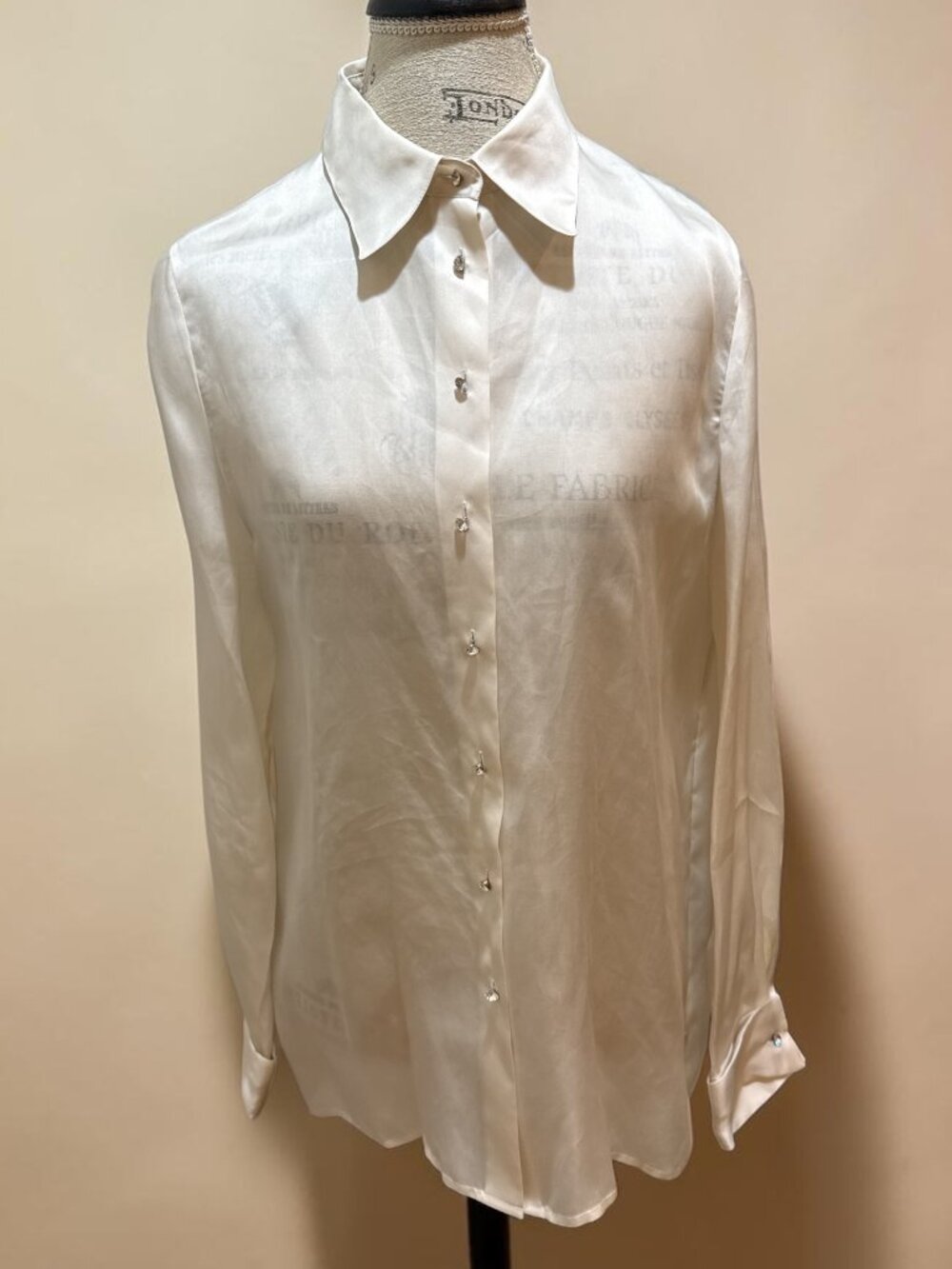 Talbots Sz M Cream 100% Silk Diamond-Like Button Blouse